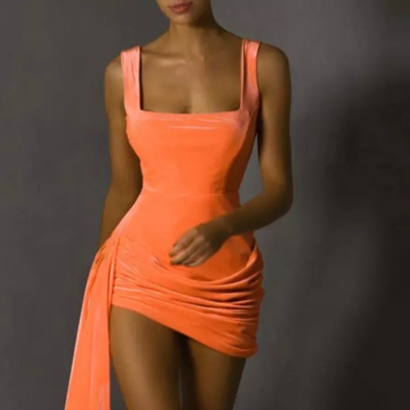 Fancy soft orange dress - Picture 2 of 5